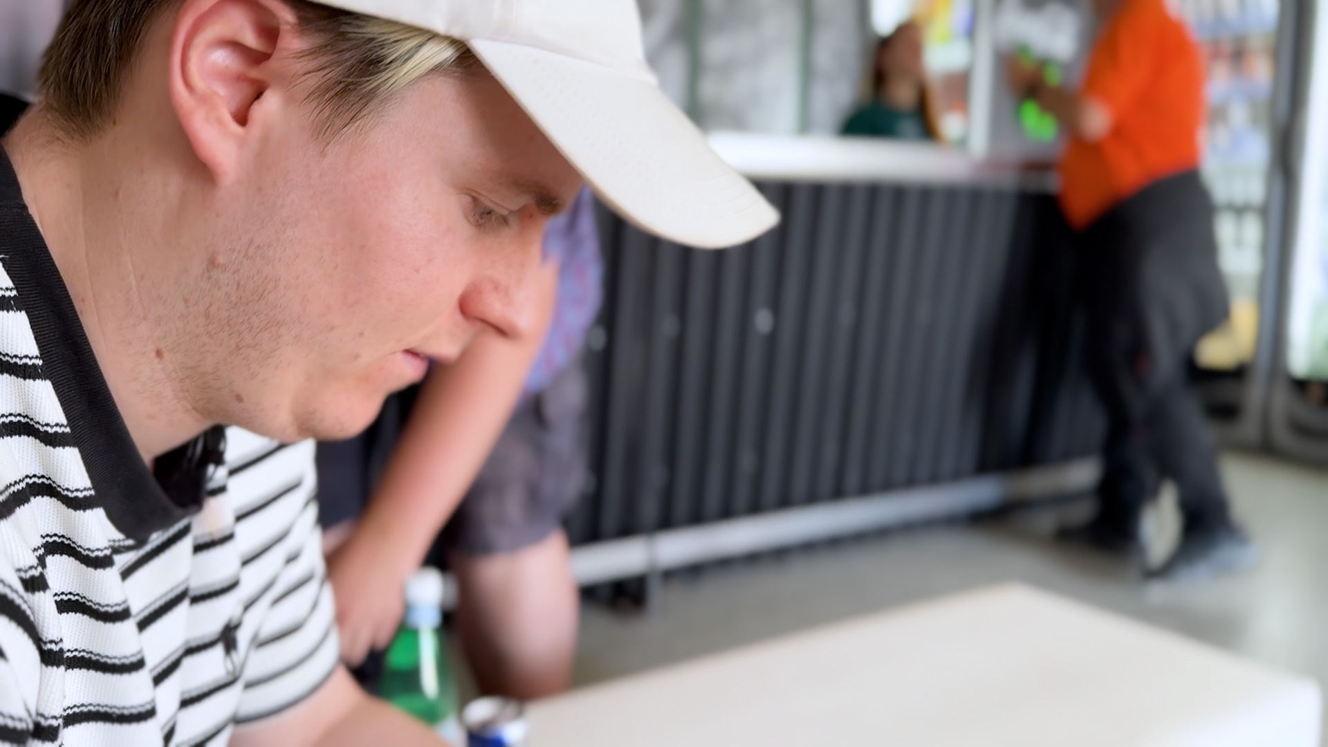 Timotrifft_FabianEgger_DerPraktikantTV_09